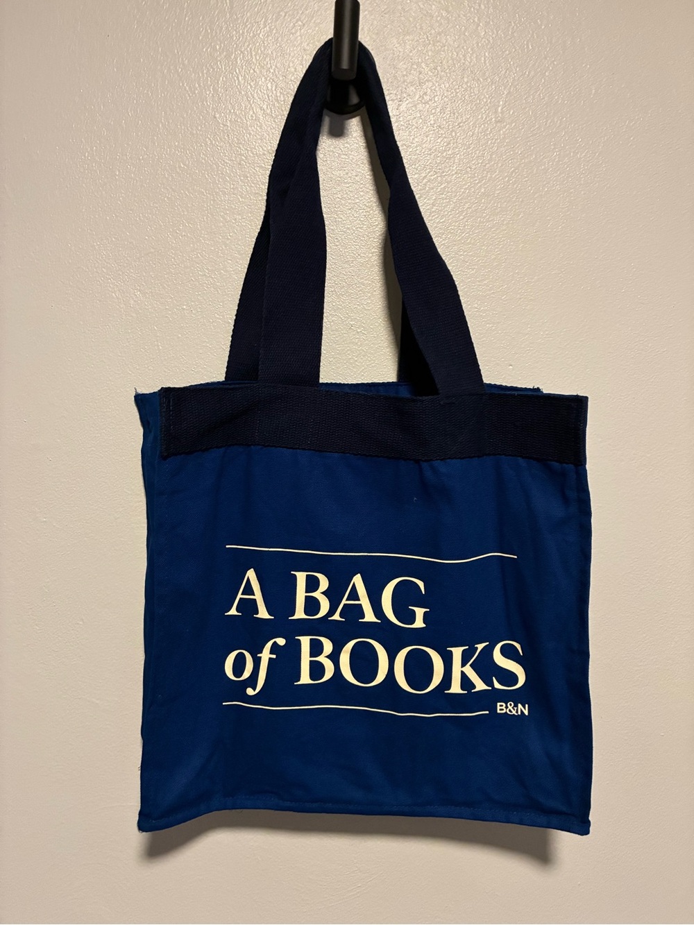 NWOT Barnes & Nobel Bag of Books "A BAG of BOOKS” dark blue canvas tote bag w/ c